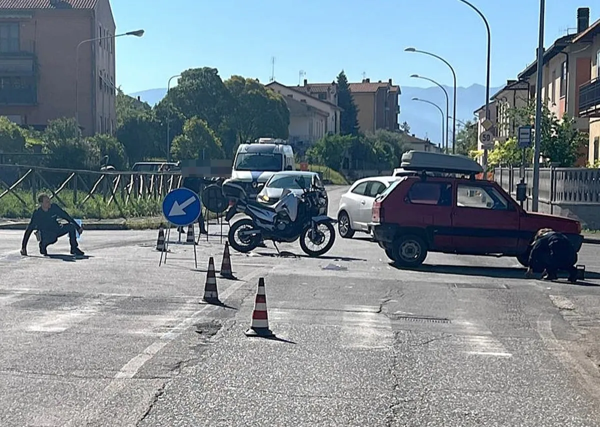Terni, incidente stradale tra un auto e una moto: un 68enne in ospedale