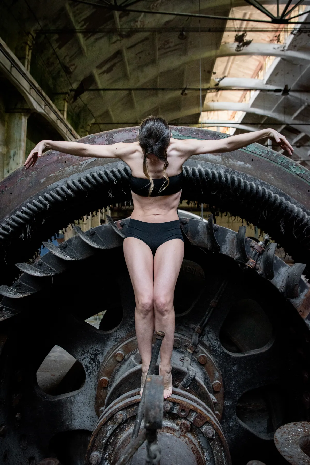Silvia Piconi con la mostra 'Segni di memoria'. Al Caos di Terni un percorso fra arte, performance e archeologia industriale
