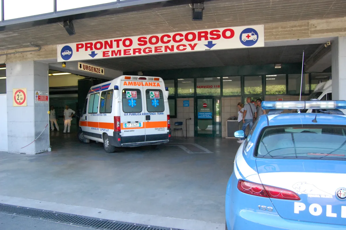 Terni, maltrattamenti all'ex compagna abbandonata fuori al pronto soccorso: condannato a due anni
