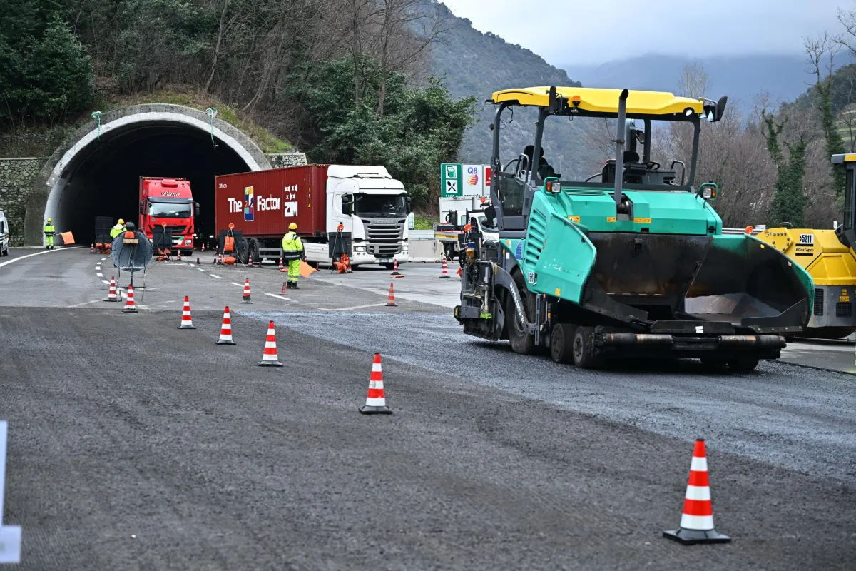 Viabilità in crisi a San Geronzio: il semaforo della discordia blocca il traffico tra Gubbio e le Marche