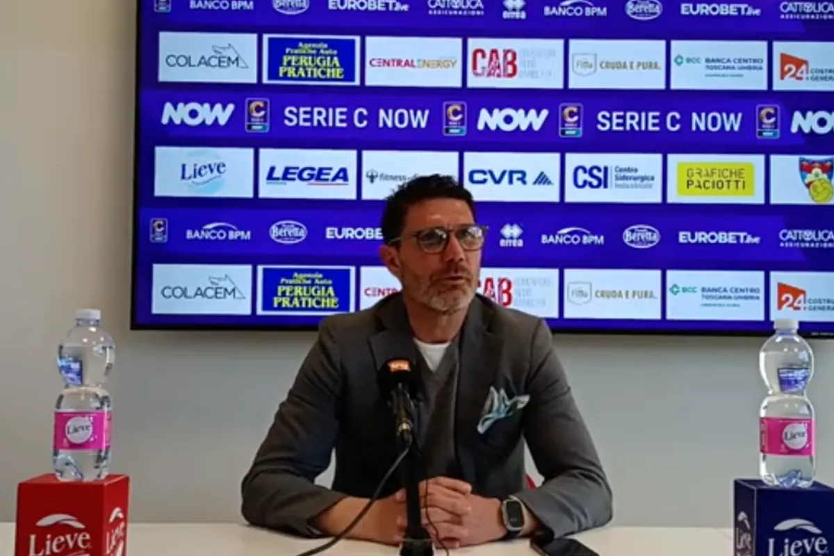 Arezzo-Gubbio, mister Fontana: "Noi ci crediamo, vogliamo giocarcela fino alla fine"