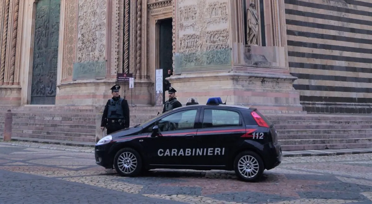 Si finge dell'Arma e vende un iPhone inesistente: denunciato dai veri Carabinieri