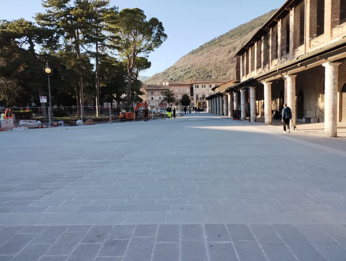 Piazza Quaranta Martiri, il cantiere dei misteri: Traversini convocato in Commissione Urbanistica