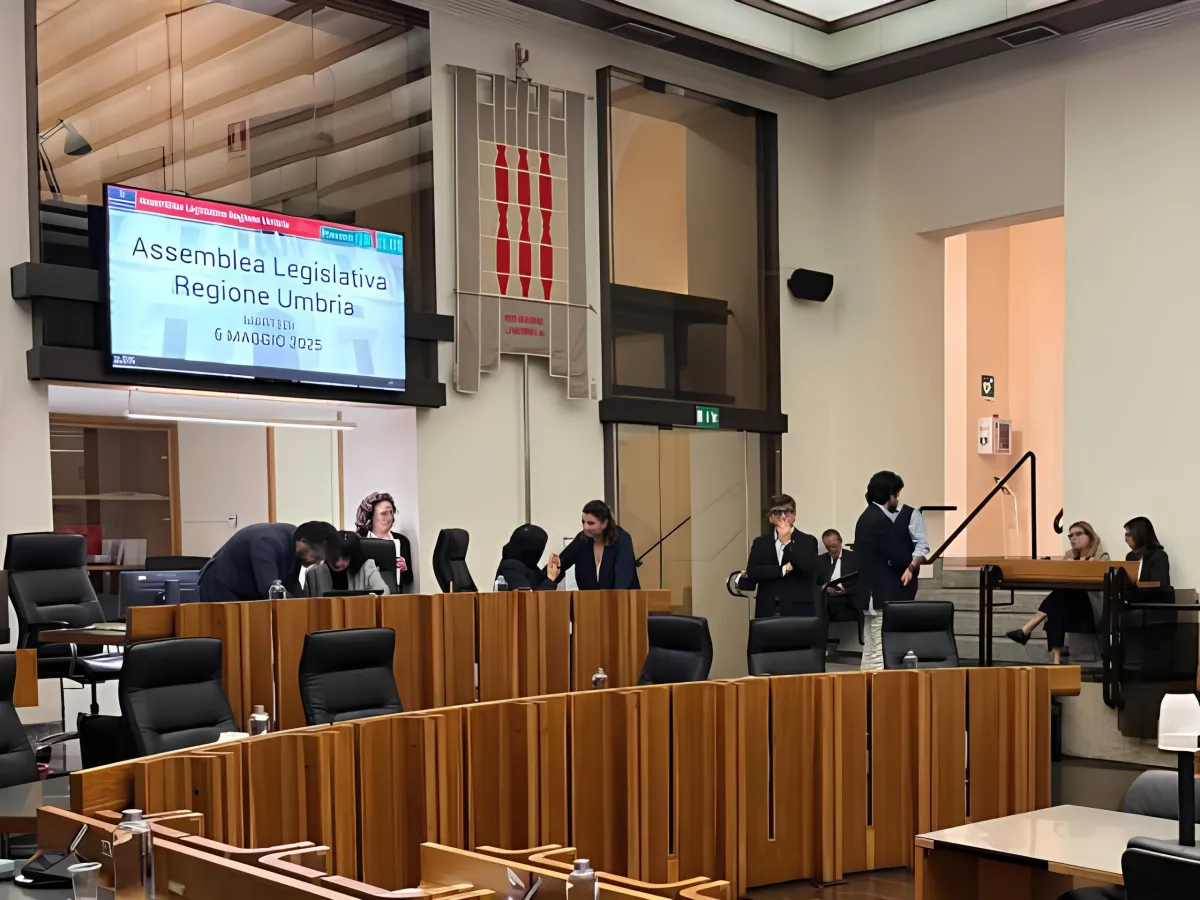 Bagarre in consiglio regionale: Proietti a Roma, il centrodestra abbandona l'aula e protesta dal Prefetto