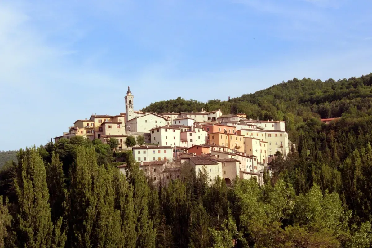 L'Umbria da scoprire a passo lento: itinerari tra natura, borghi e memorie del passato