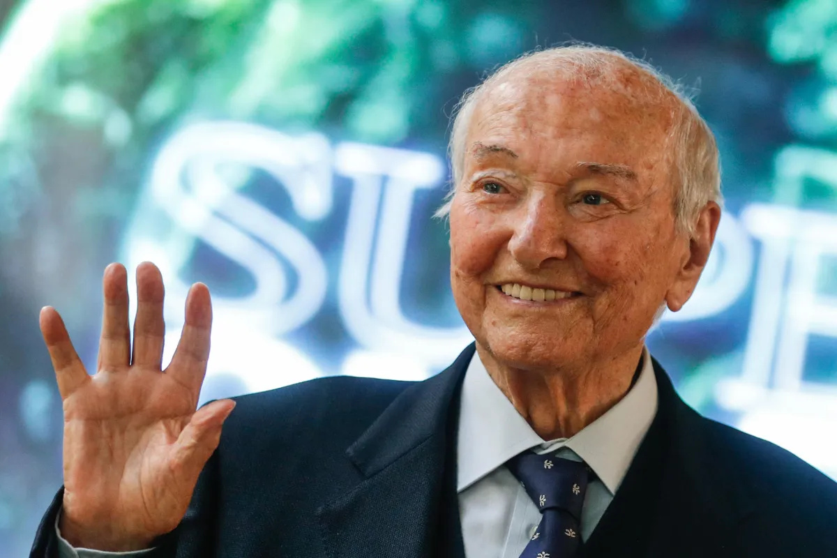 Passignano omaggia Piero Angela: la scuola cambia nome dopo il voto degli studenti
