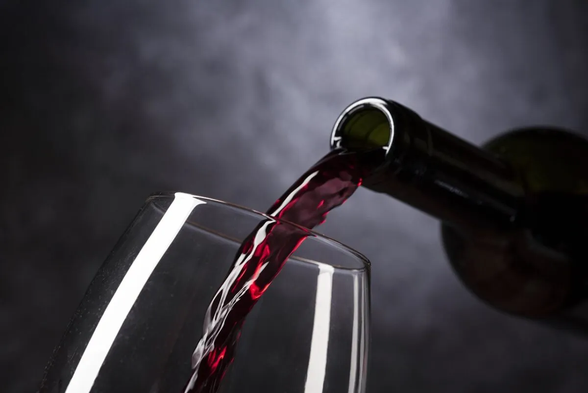 Umbria da bere: le migliori esperienze di degustazione tra vigne, borghi e cantine d'autore
