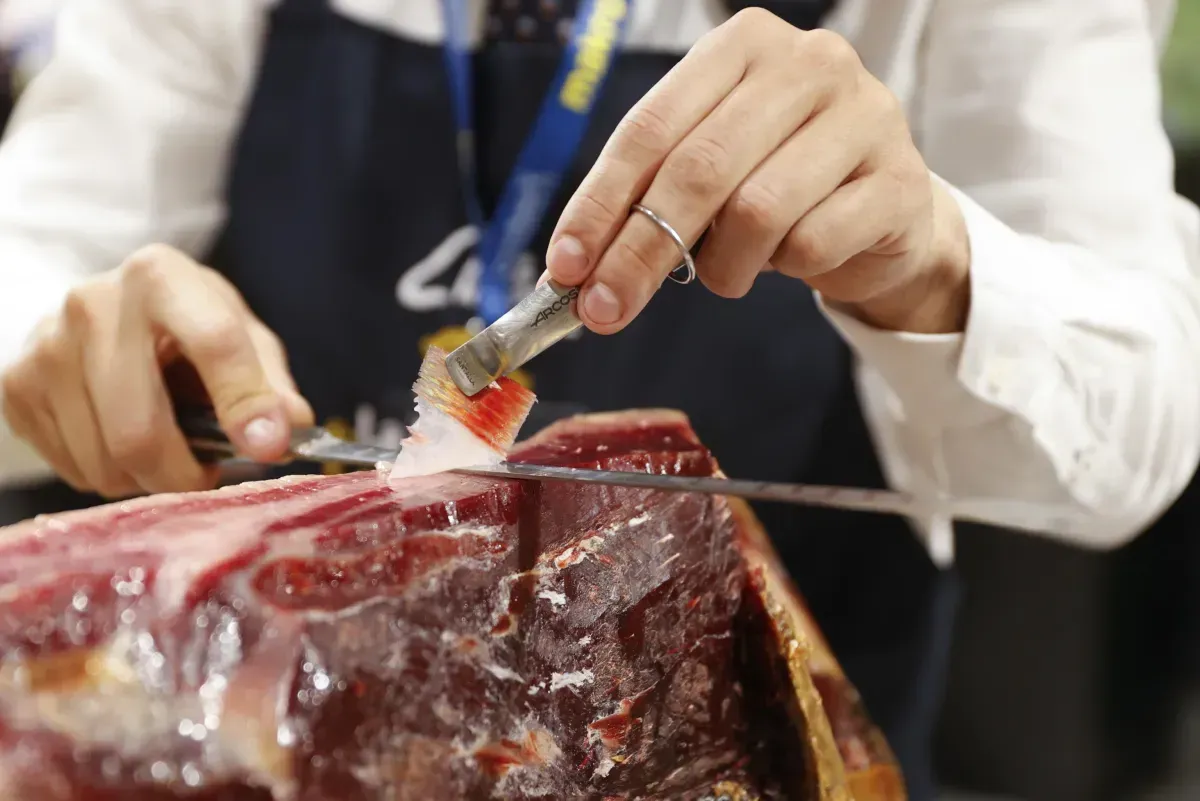 Sapori umbri d'eccellenza: guida ai salumi più rinomati e alle loro terre d'origine