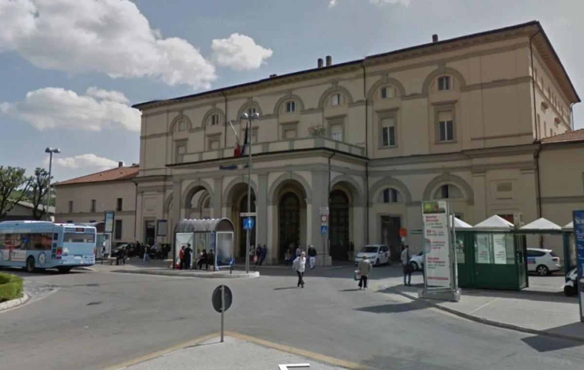 Fontivegge, non le concede l'elemosina: donna colpisce un 64enne