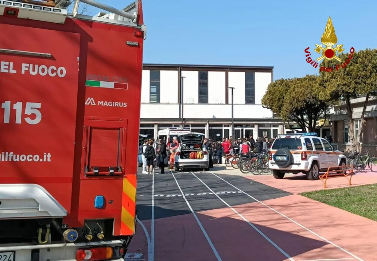 Umbertide, spray al peperoncino a scuola: due studenti finiscono in ospedale