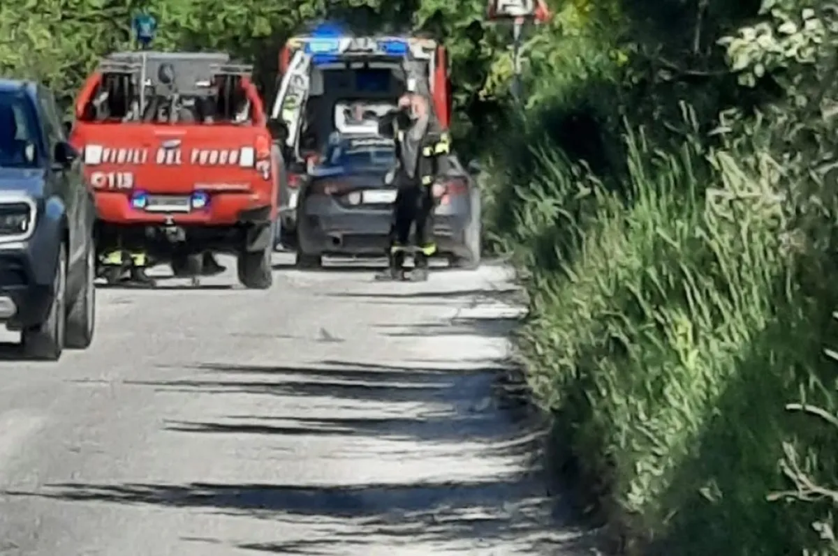 Todi, incidente sulla strada del furioso: auto finisce nella cunetta a lato della via