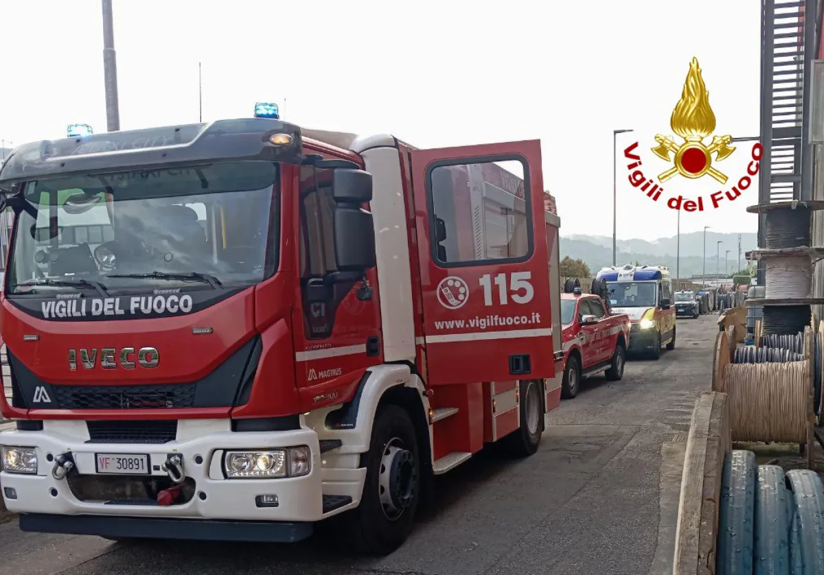 Terni, auto in fiamme a Maratta: decisivi i vigili del fuoco