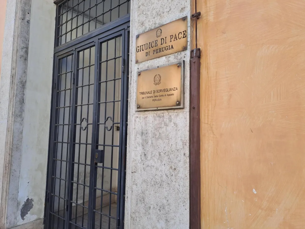Perugia, ex mafioso a processo: litigò nel 2023 col vicino di casa che non sapeva il suo passato
