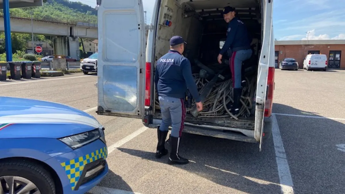 Maxi sequestro di rame rubato: la Stradale di Orvieto recupera 33 quintali e un autocarro