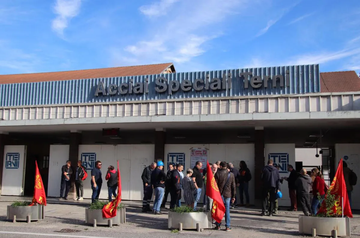 Arvedi AST comunica le fermate estive 2025 alle RSU: stop anticipati nell'area a caldo 