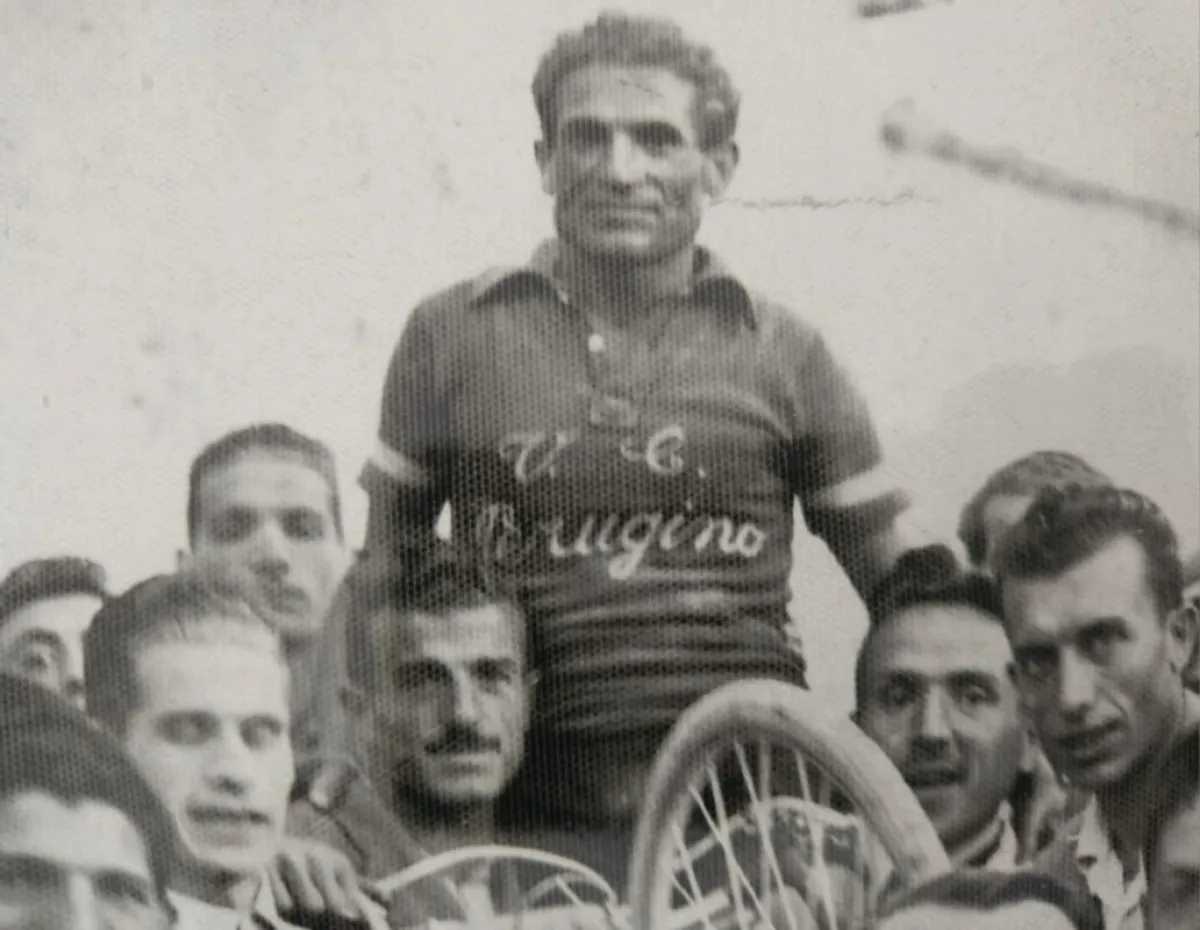 Gino Centogambe, il campione eugubino dimenticato che sfidò Coppi e Bartali. La guerra, la prigionia e il ritorno in bicicletta