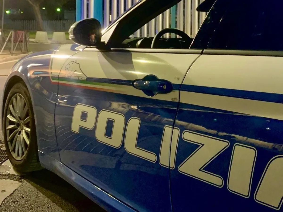Terni, sangue e vetri rotti su Corso Vecchio: l'uomo si sarebbe ferito da solo