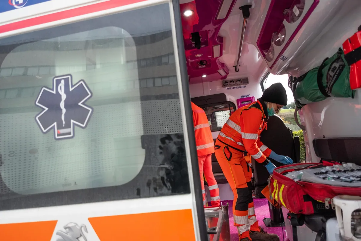 Torgiano, bimbo investito da uno scuolabus: è in terapia intensiva