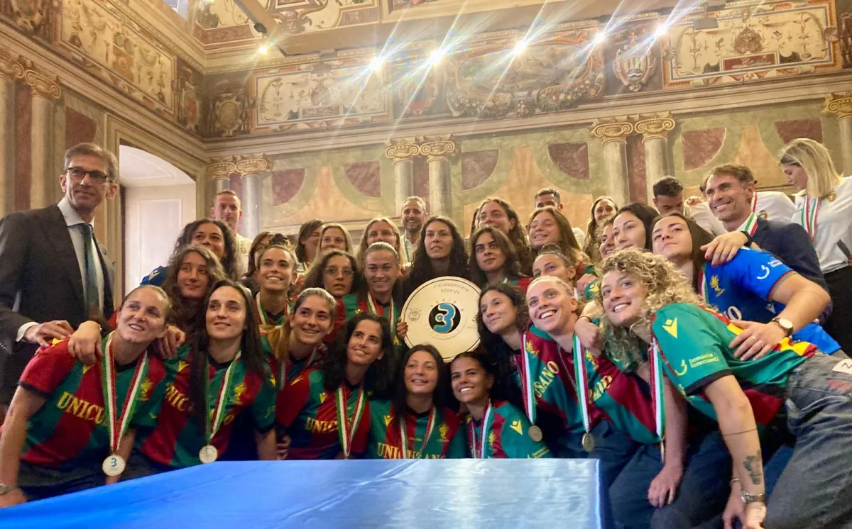 La sala consiliare di Palazzo Spada si tinge di rosso verde. Festa grande per la premiazione della Ternana Women