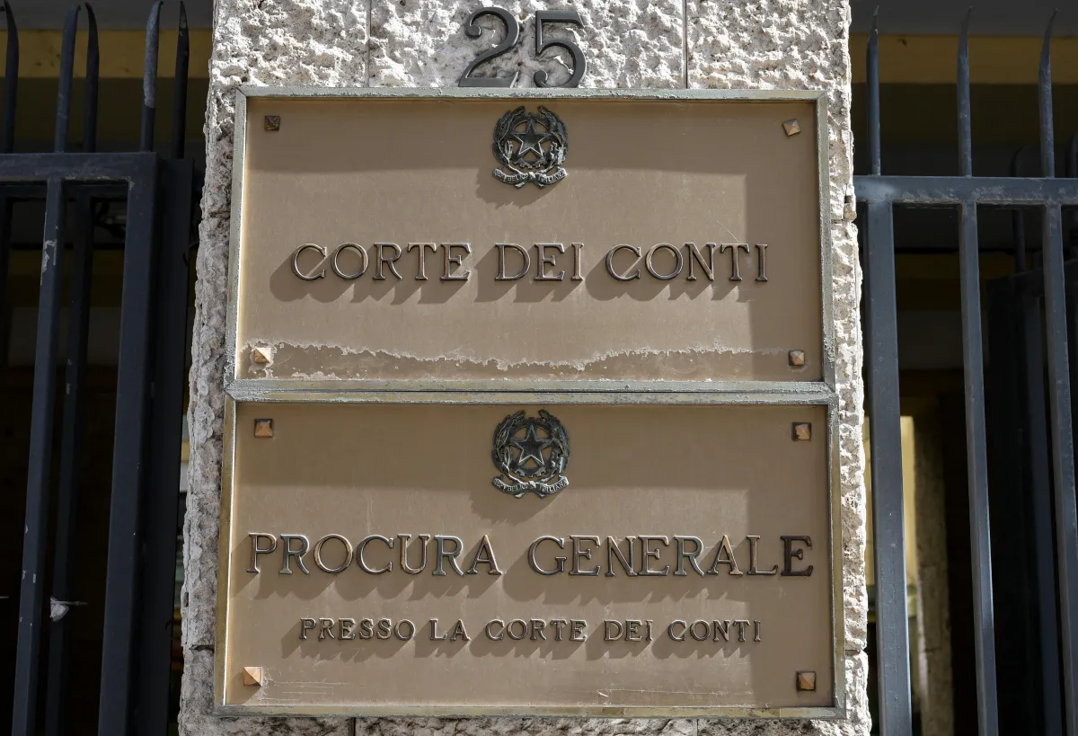 Capanne, assenteismo in carcere: condannati due agenti e un medico