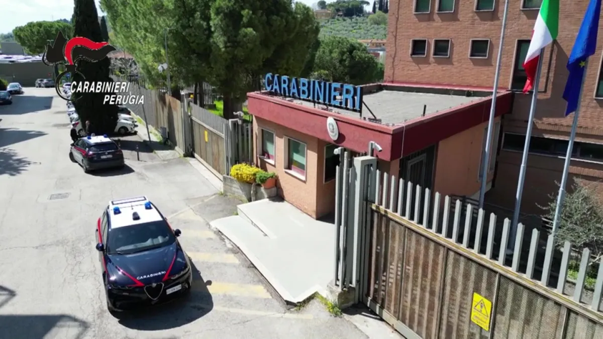 Marsciano, spacciatore 22enne in manette: 10 ovuli di cocaina in un calzino