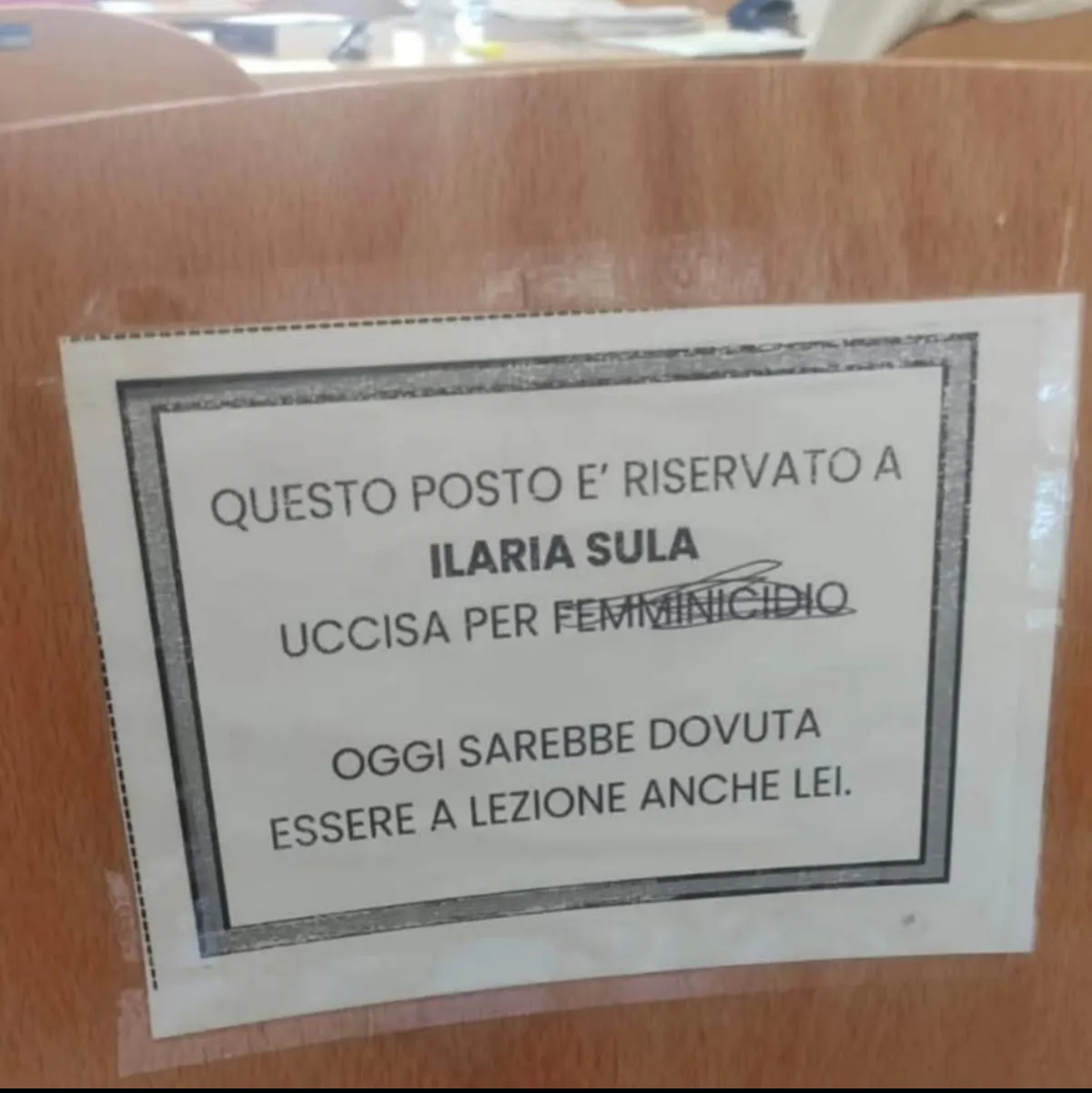 Femminicidio negato: imbrattata la targa in aula dedicata a Ilaria Sula