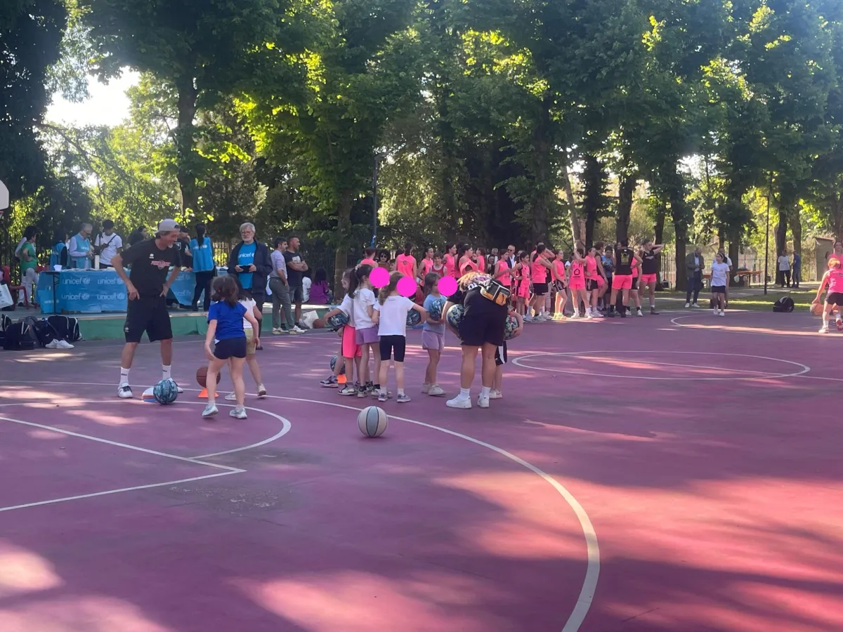 Terni, sport e solidarietà per i diritti dell’infanzia: la Pink Basket scende in campo con UNICEF per la Giornata del Gioco