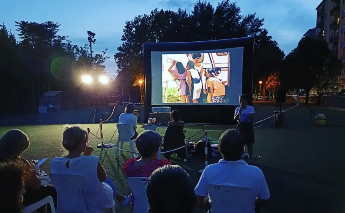 Cinema all’aperto per tutti: il programma 2025 di “Il mondo in un cortile”