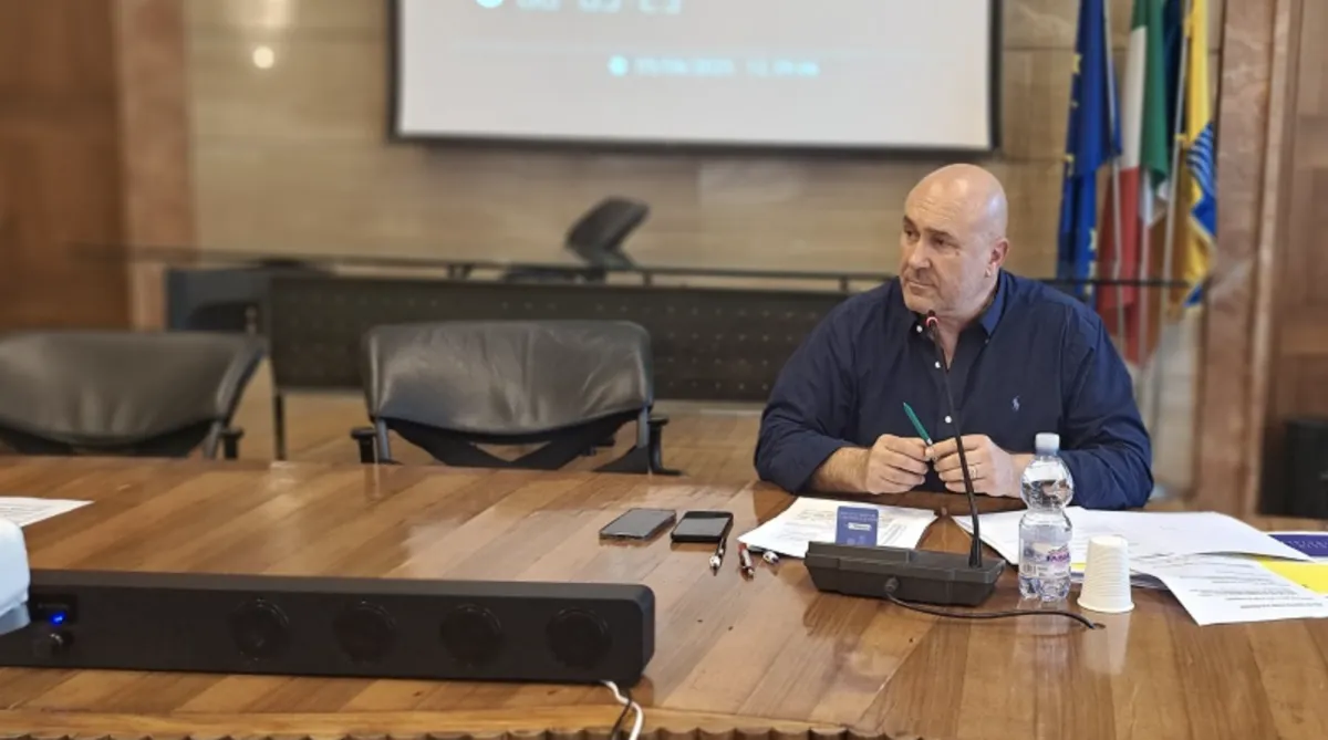 Mega-impianto agrivoltaico a Montecastrilli, Bandecchi ancora contro De Luca: “La Regione sospenda l’autorizzazione”