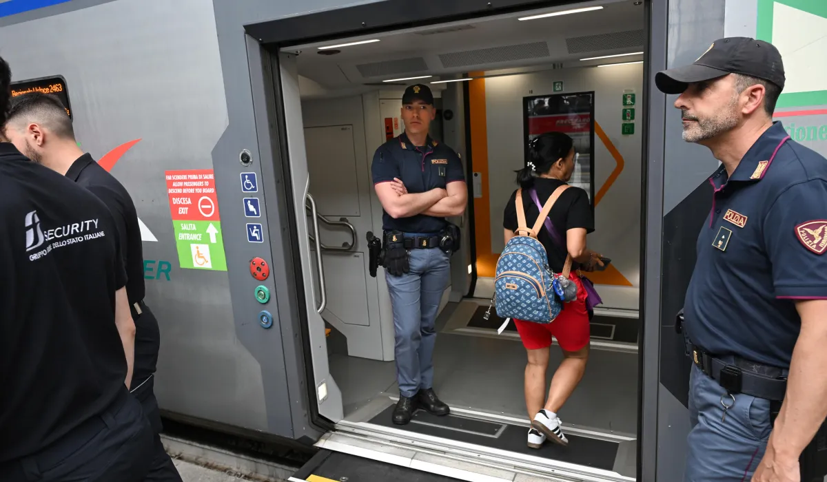 Arrestato ricercato: si era nascosto in bagno sul treno Foligno-Ancona