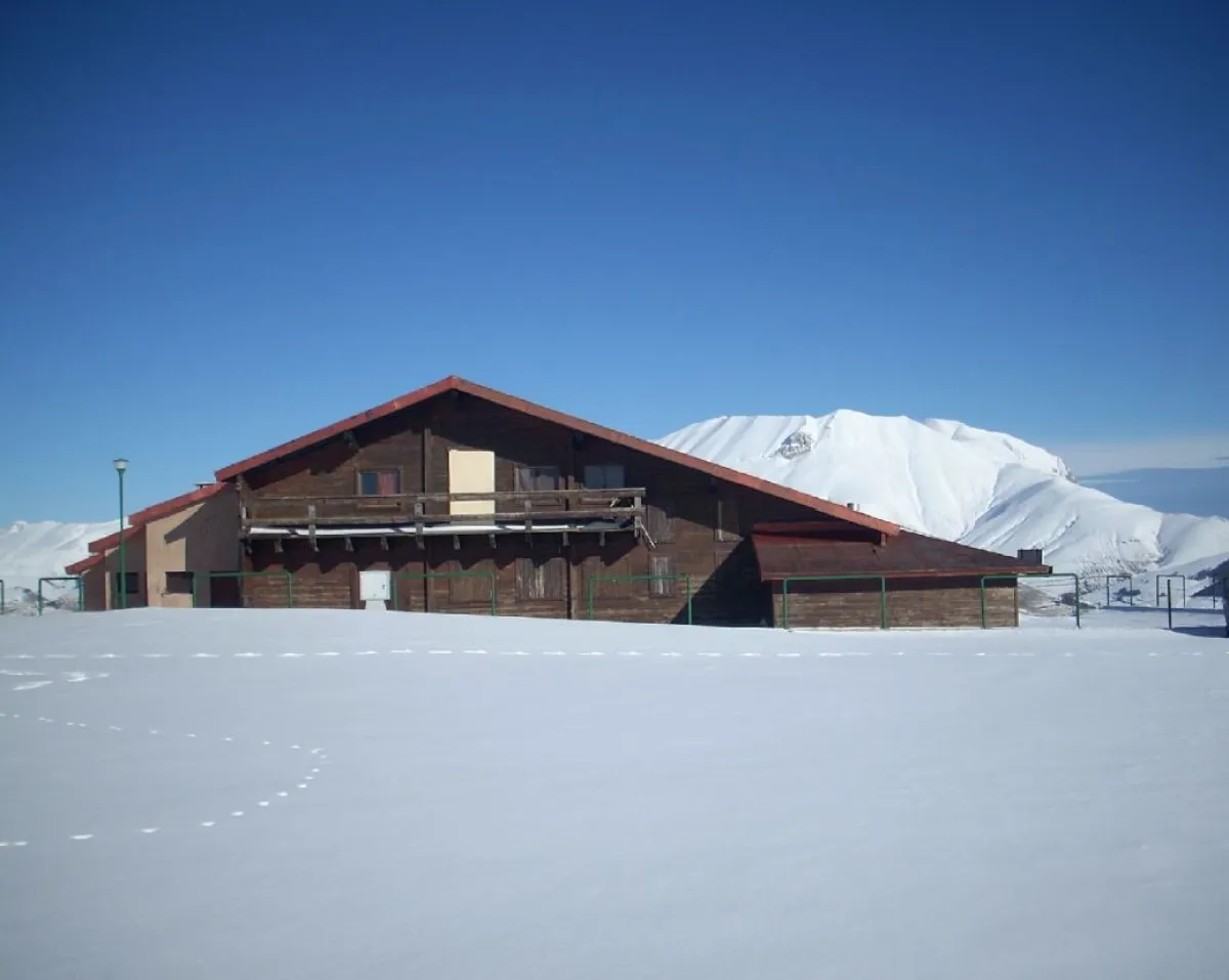 Provincia di Perugia, si va verso il restyling del Rifugio Monti del Sole a Forca Canapine