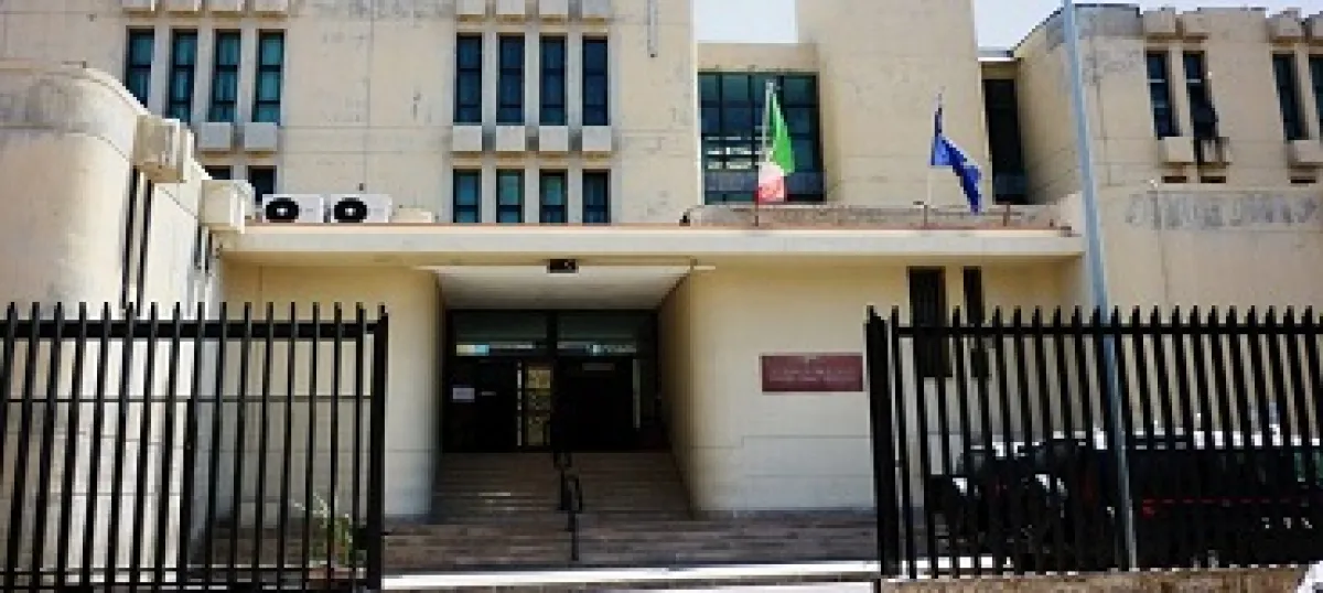 Dipendente della Provincia arrestato con cocaina: patteggia 8 mesi