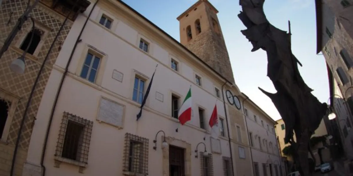 Spoleto, dopo la sentenza della Cassazione il Comune riconosce il primo bimbo figlio di due mamme