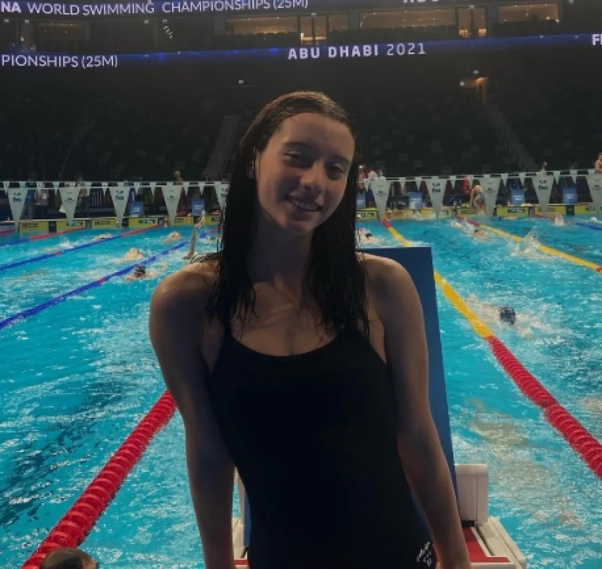 Luna Chabat: ritorno a Gubbio per volare ancora più in alto. La campionessa uruguayana di nuoto si allena nella piscina comunale con coach Palombi 