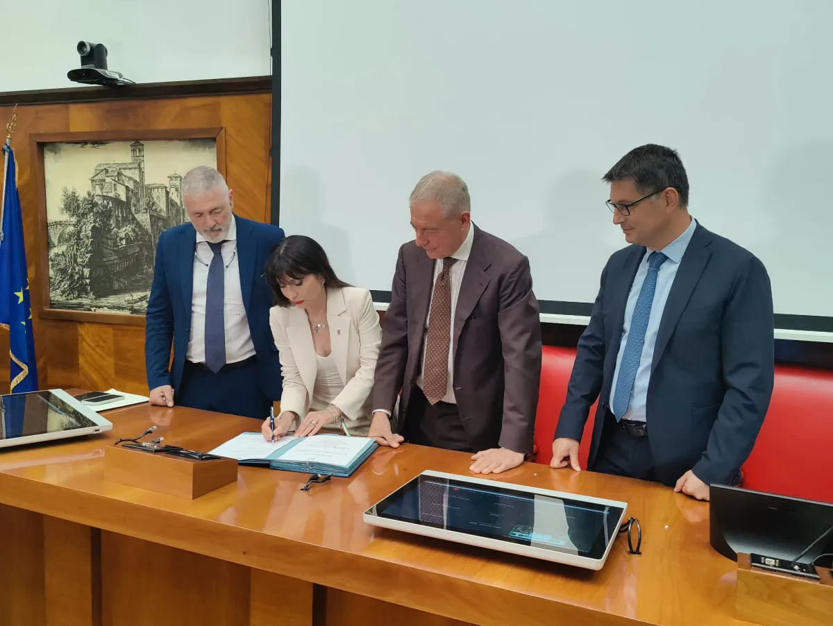 Chi l’ha firmato, chi l’ha pensato, chi ci ha messo i soldi. La politica umbra gioca al Risiko dell’Accordo AST