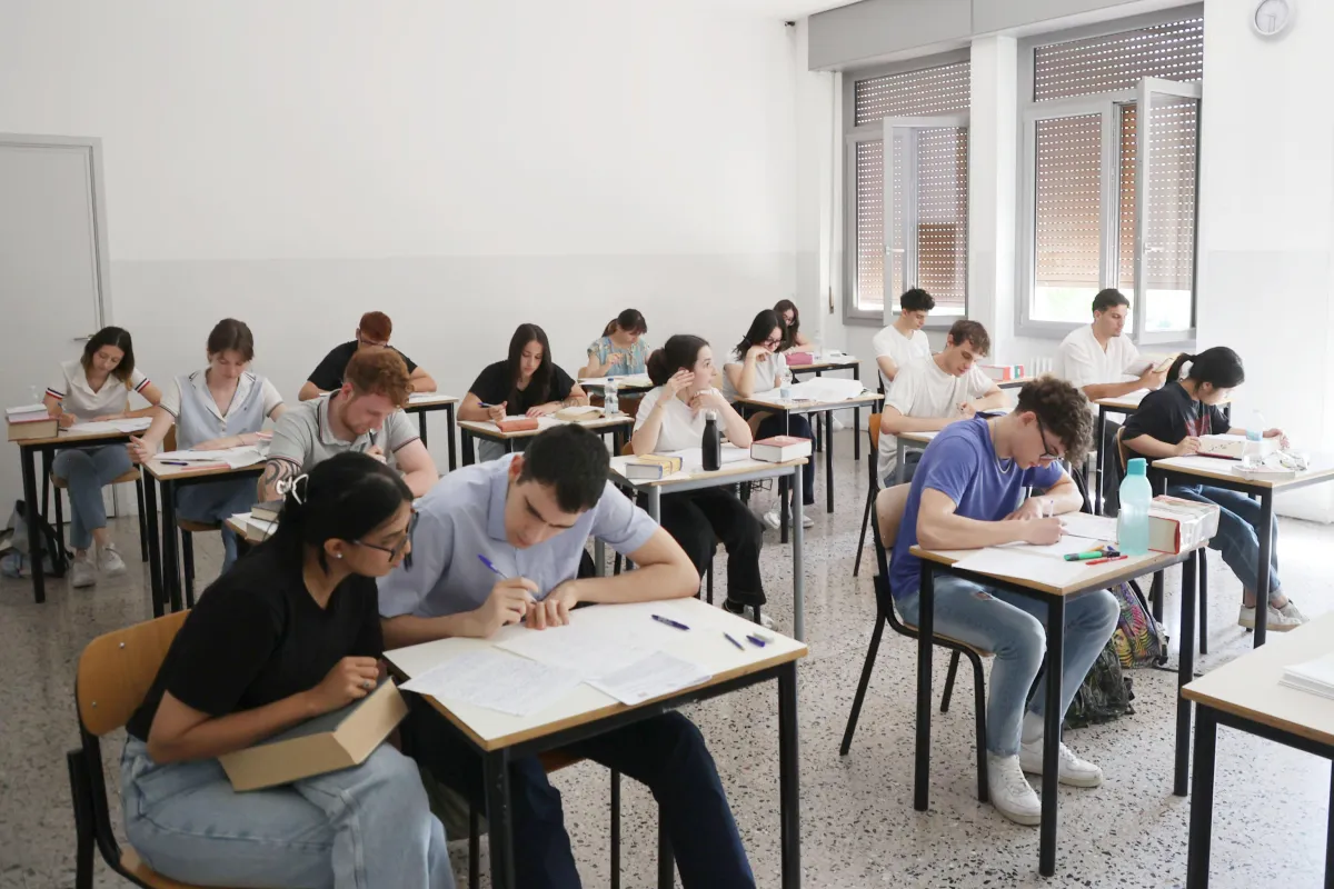 Maturità 2025, migliaia di studenti umbri si preparano alla prima prova: le possibili tracce