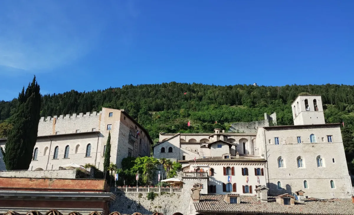 Estate in musica a Gubbio 2025: concerti, festival e grandi nomi tra arte e giovani