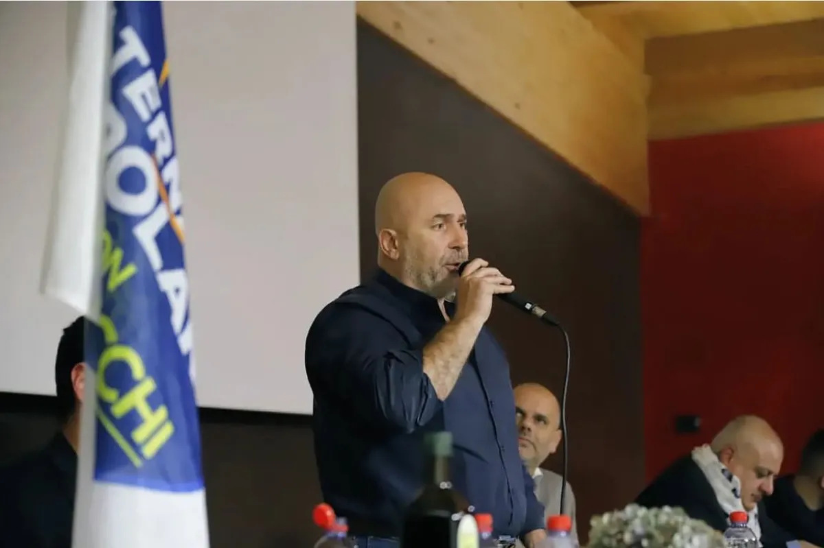 Gara del trasporto pubblico locale, Bandecchi attacca la Regione: “Così le corse spariranno o i biglietti costeranno 30 euro”