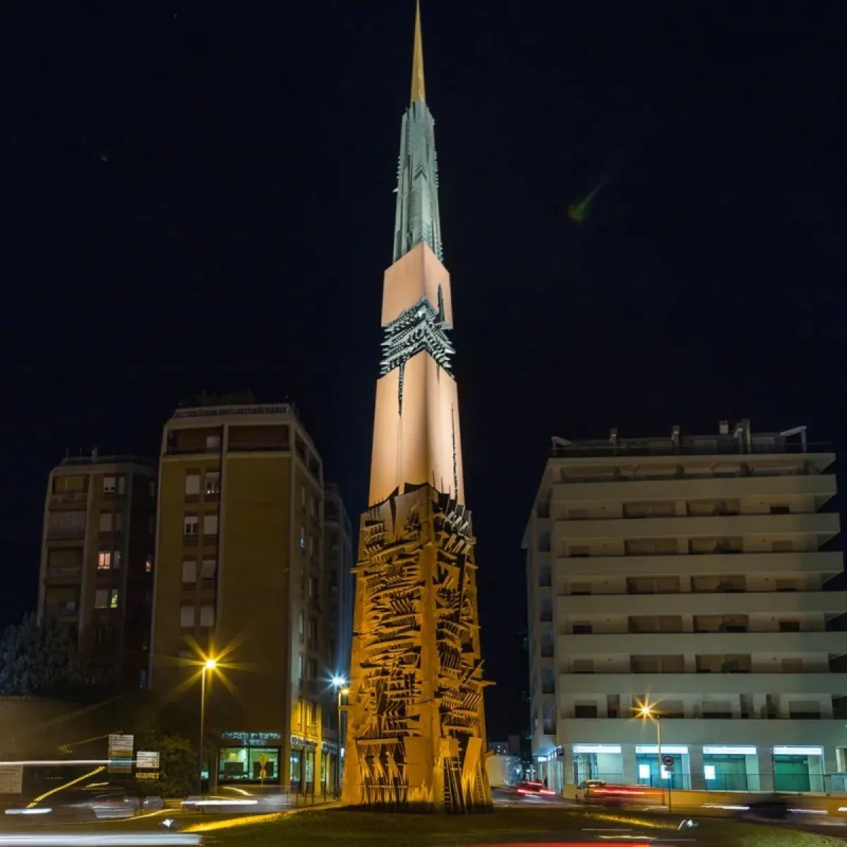 La Lancia di Luce a Terni, l'iconico monumento cittadino raccontato in una mostra