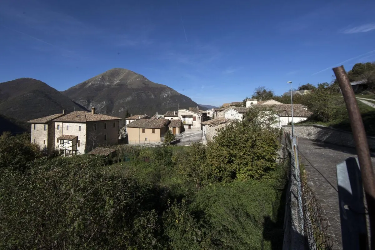 Luglio in Umbria tra storia e silenzio: piccoli borghi dimenticati dove il tempo si è fermato