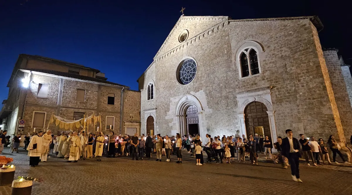 Partecipata processione per il Corpus Domini a Terni. Soddu: "Eucarestia punto di riferimento per la comunità"