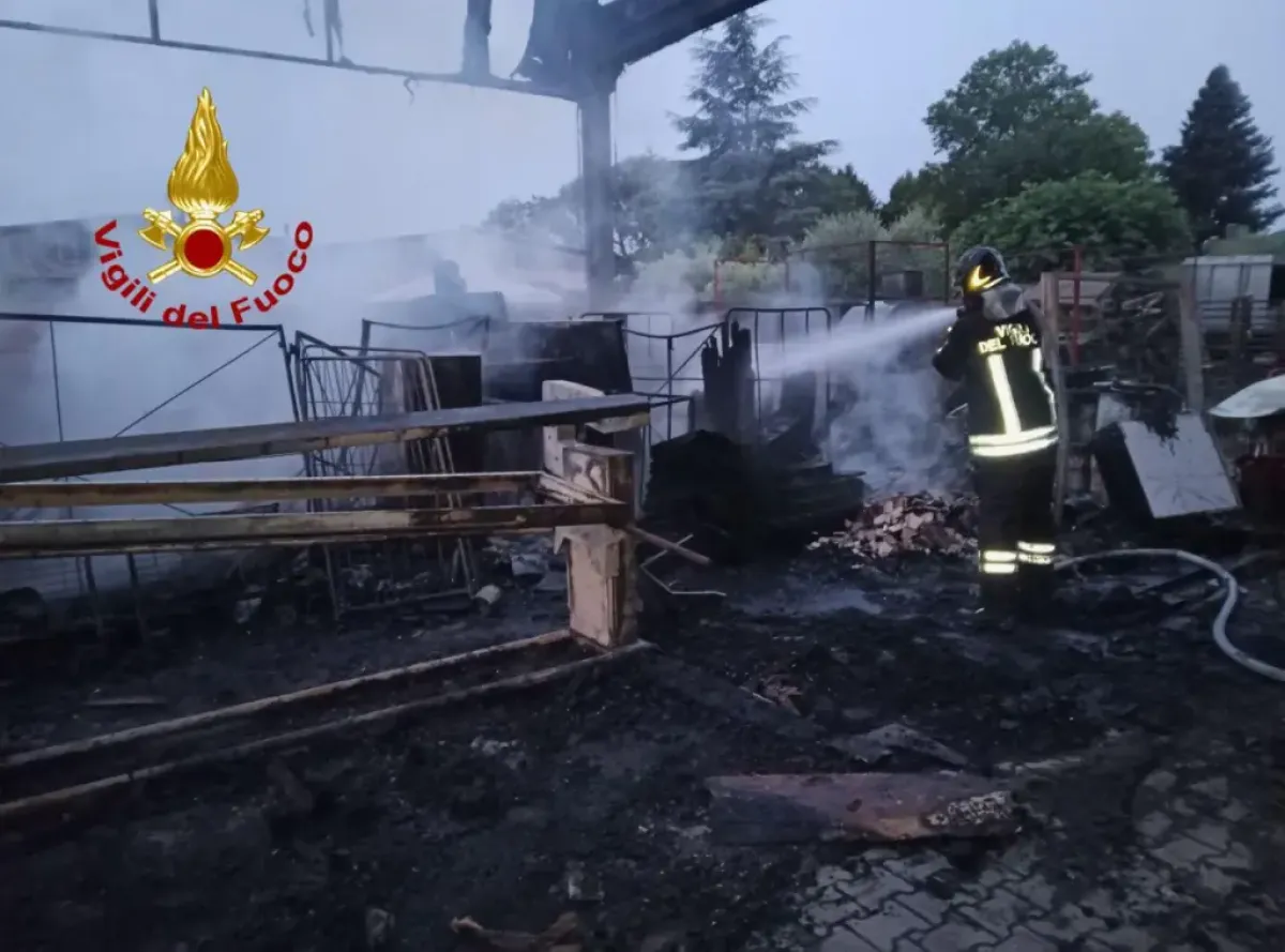 Città di Castello, grave incendio nella notte: nessun ferito