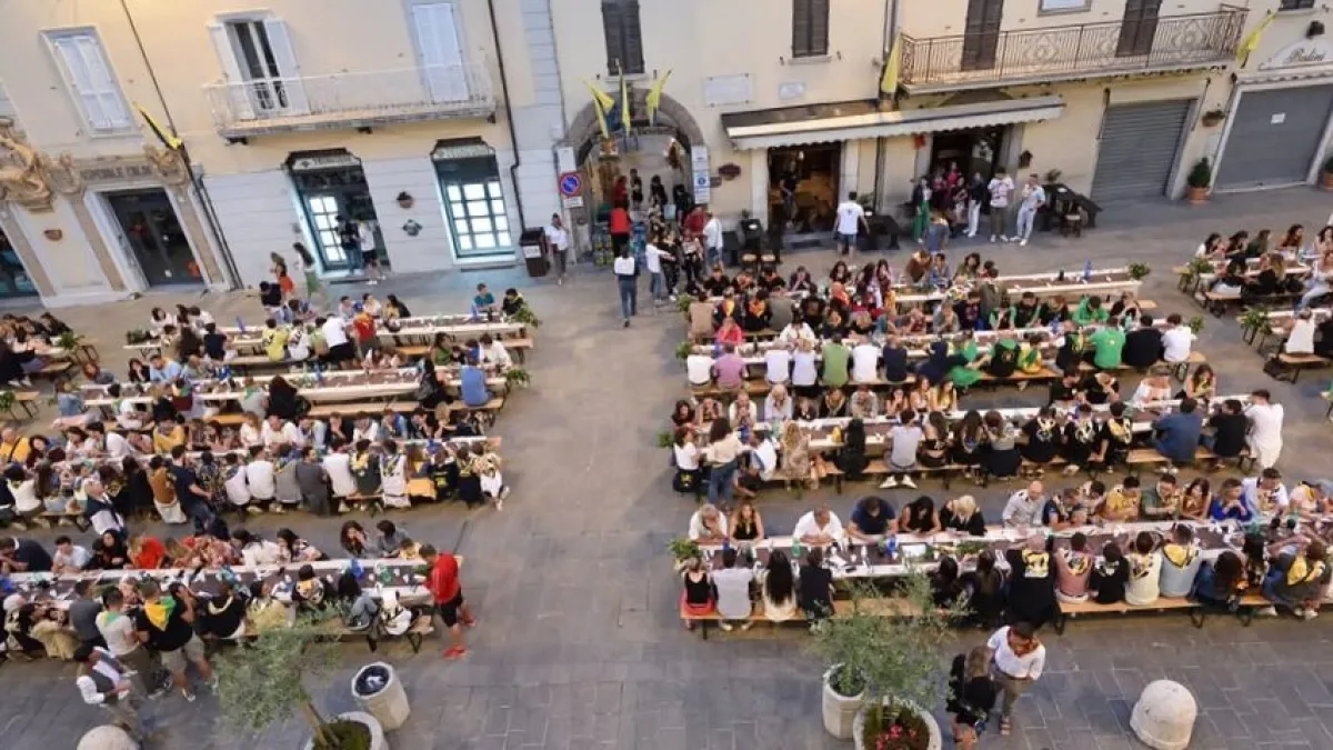 Gualdo Tadino dà il via ai Giochi de le Porte con la Cena dei Cento Giorni: festa, tradizione e conto alla rovescia