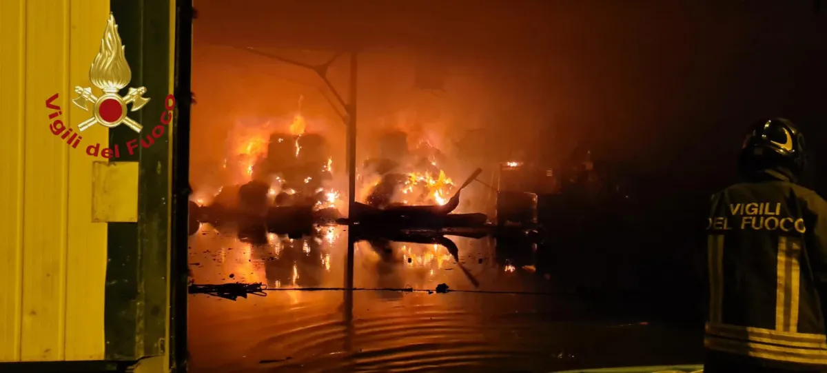 Tavernelle, esplosioni e incendio in un appartamento: due feriti e palazzina evacuata