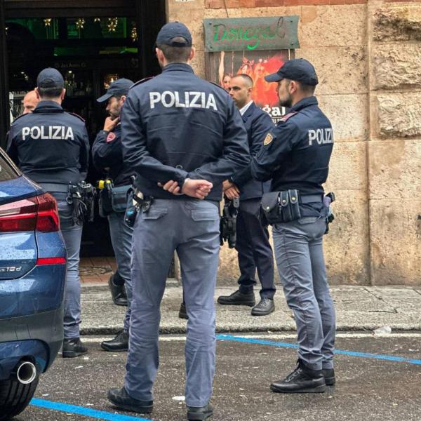 Perugia, danneggia volante e aggredisce agente di polizia: arrestato 34enne