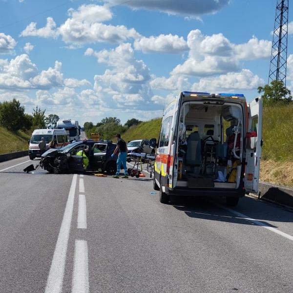 Ancora un incidente sulla Pian d’Assino a Gubbio. Stavolta sono cinque i feriti di cui tre gravi. Necessarie misure urgenti