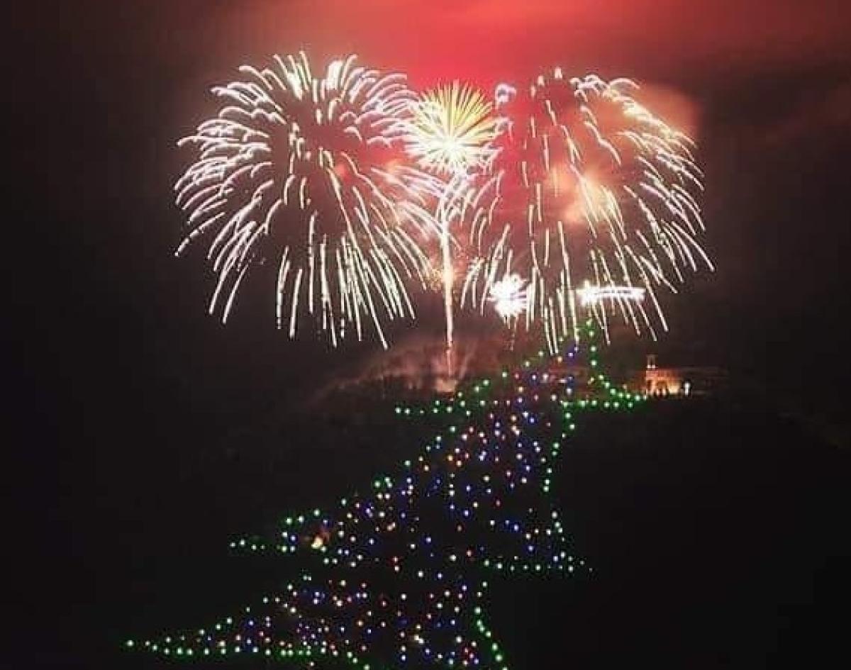 Accensione dell’Albero di Natale di Gubbio: il Corpo Nazionale dei Vigili del Fuoco testimonial d’eccezione