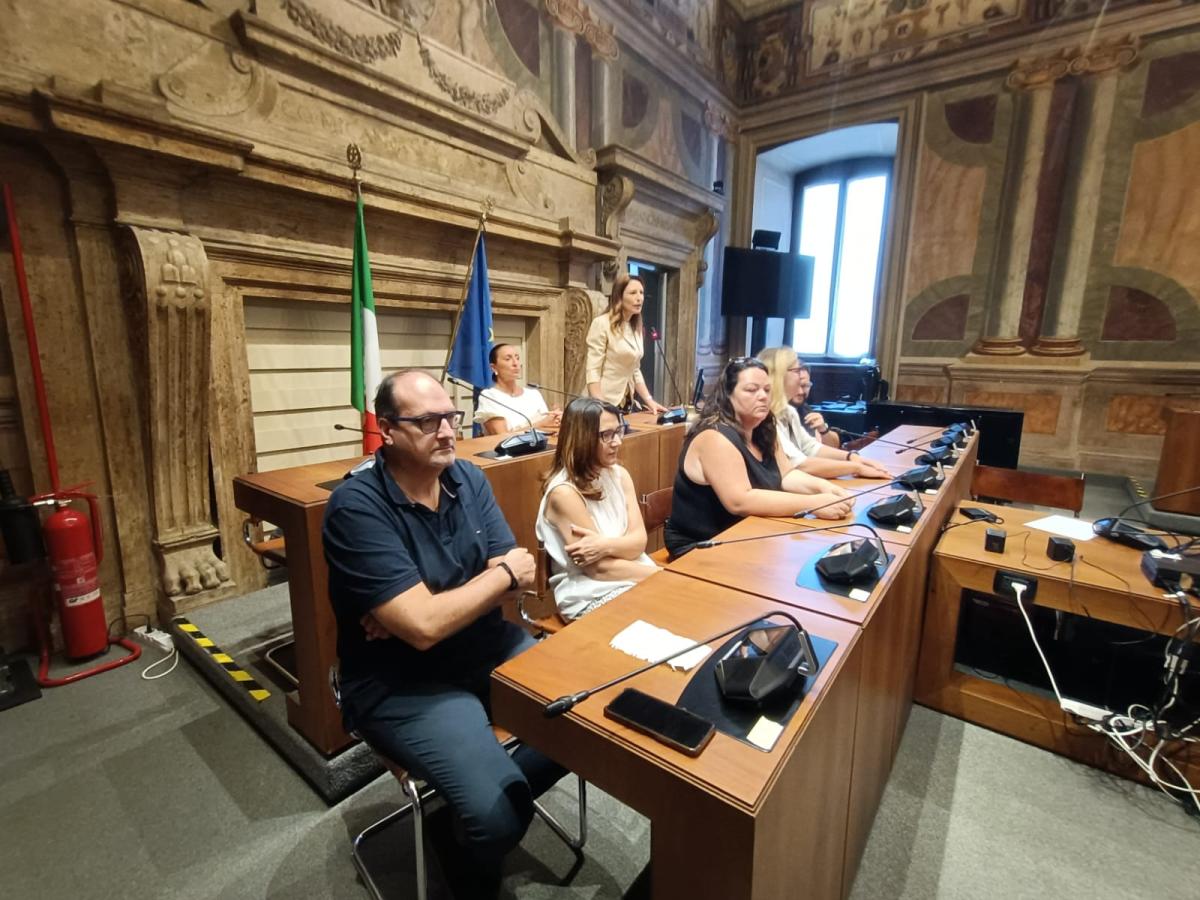 Caro-scuola a Terni, a diari, zaini e grembiuli ci pensa il welfare del Comune