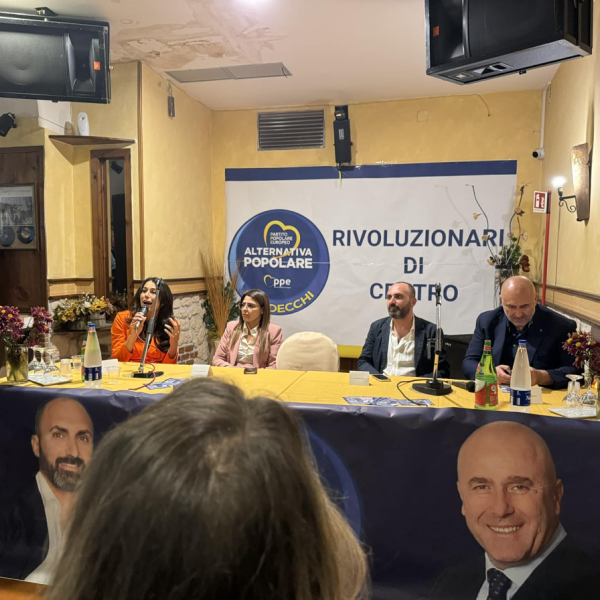 Bandecchi in tour scalda la Campania: “Dare insieme un futuro all’Italia”