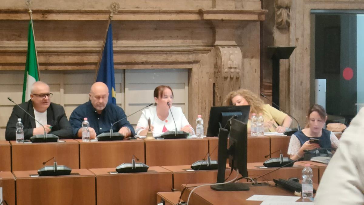 Rivoluzione rifiuti a Terni, Bandecchi forma commissione bipartisan: “20 milioni per superare il porta a porta”